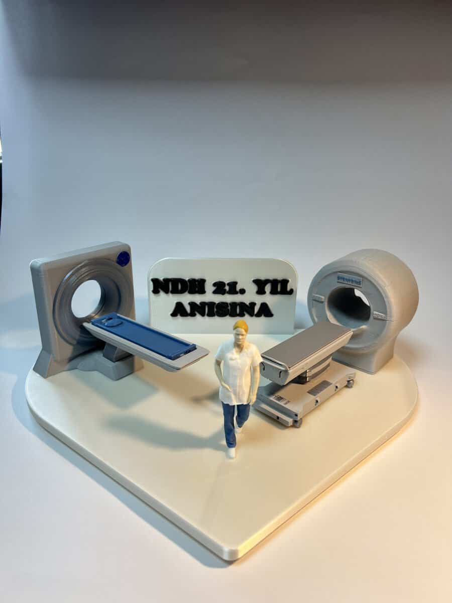 Gaziantep 3D baskı - Özel tasarım renkli medikal cihaz ve doktor figür maketi